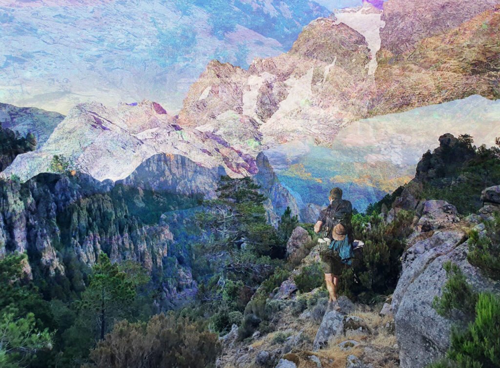 Photographie artistique d'un paysage de montagne avec un randonneur. Montagnes et glaciers, collage découpage. Arbres et verdure. Ulysse l'explorateur.